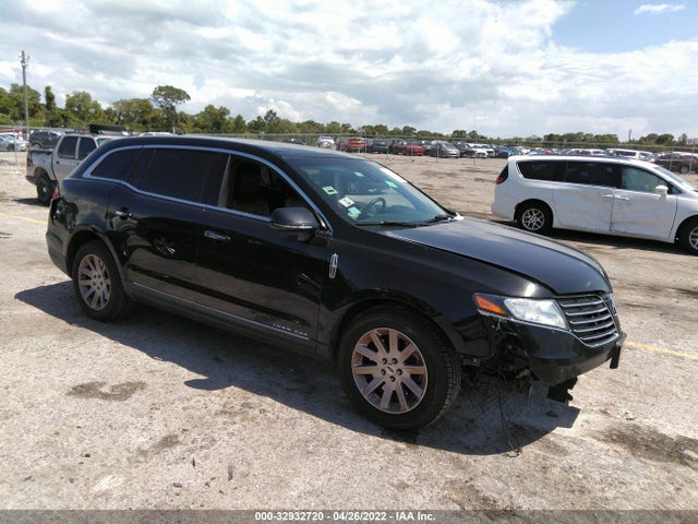 2018 Lincoln MKT, VIN: 2LMHJ5NK9JBL01941