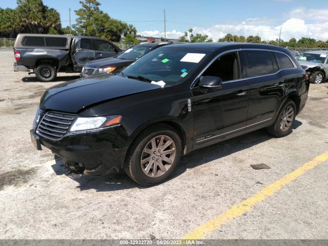 2018 Lincoln MKT, VIN: 2LMHJ5NK9JBL01941