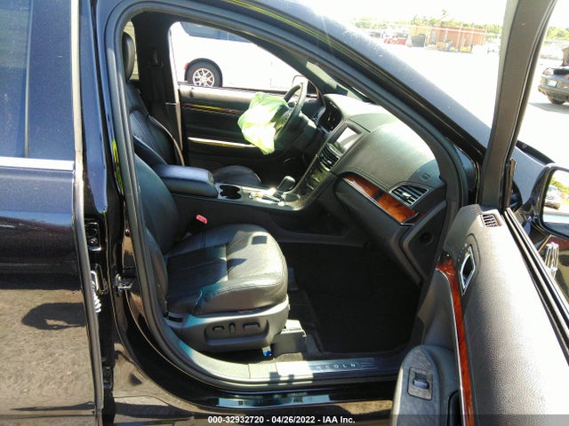 2018 Lincoln MKT, VIN: 2LMHJ5NK9JBL01941