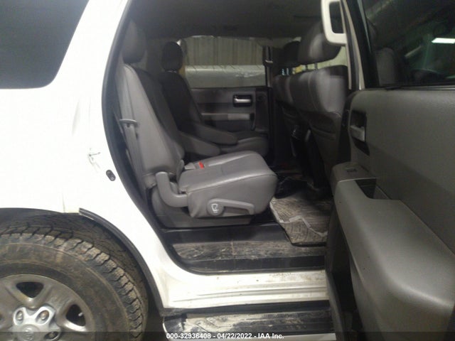 2015 Toyota Sequoia, VIN: 5TDJY5G16FS113630