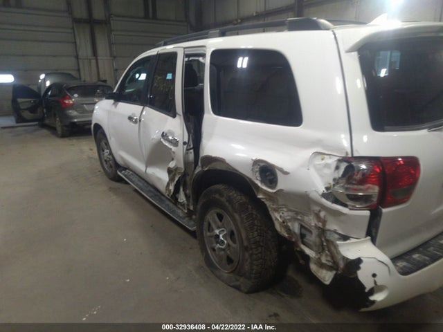 2015 Toyota Sequoia, VIN: 5TDJY5G16FS113630