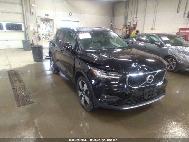 2022 Volvo XC40, VIN: YV4162UK6N2676889