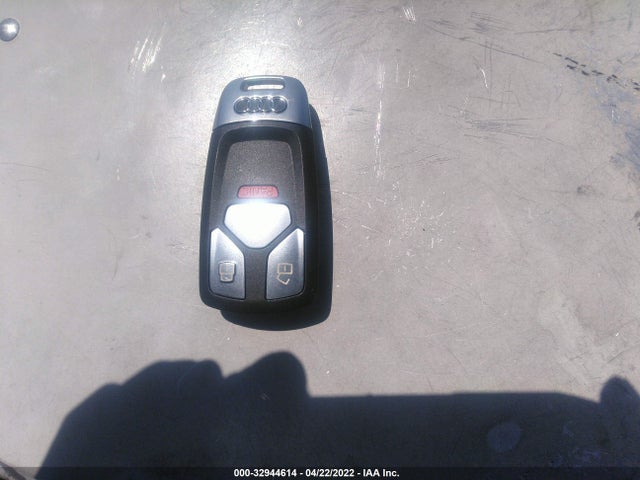 2021 Audi A4, VIN: WAUABAF48MA077050