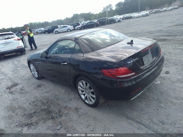 2017 Mercedes-Benz SLK-Class, VIN: WDDPK3JA4HF132226