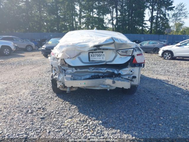 1G1ZD5STXJF231544 Chevrolet MALIBU LT