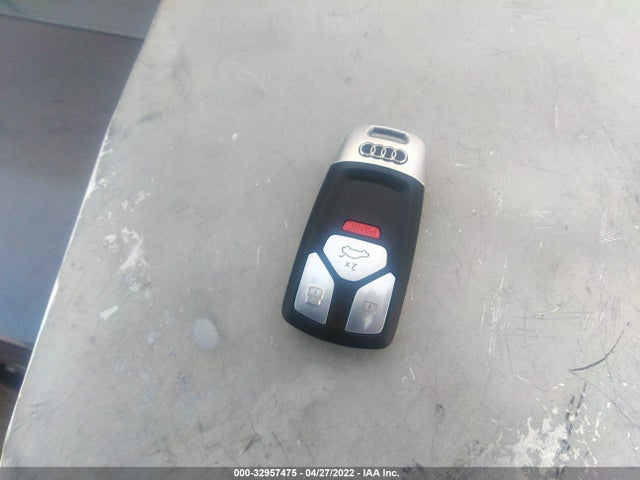 2021 Audi A4, VIN: WAUABAF44MN012589