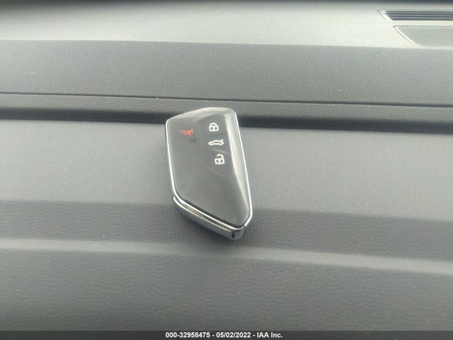 2021 Volkswagen ID.4, VIN: WVGRMPE22MP037686