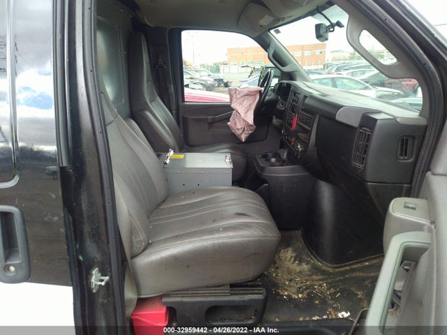 2017 Chevrolet Express, VIN: 1GCWGAFF8H1163802