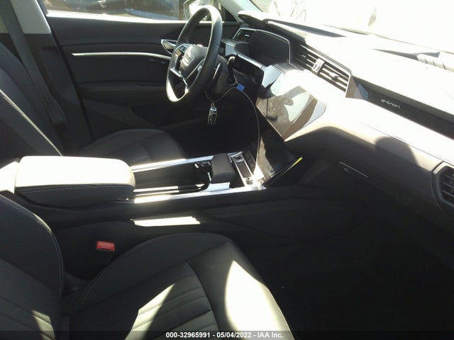 2021 Audi e-tron, VIN: WA1AAAGE4MB006994
