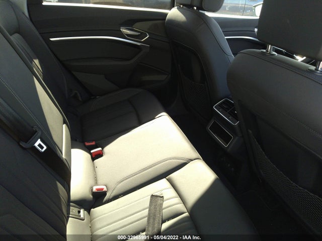2021 Audi e-tron, VIN: WA1AAAGE4MB006994