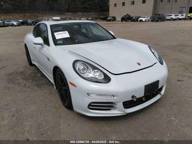 2016 Porsche Panamera, VIN: WP0AA2A73GL001130