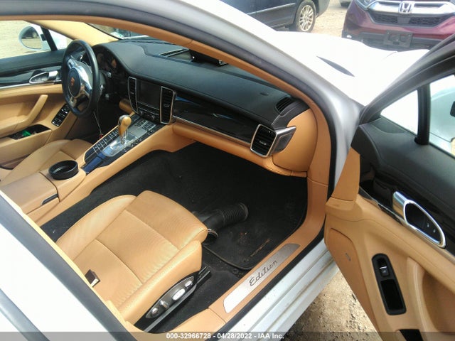 2016 Porsche Panamera, VIN: WP0AA2A73GL001130