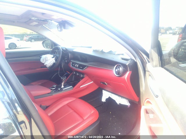2019 Alfa Romeo Stelvio, VIN: ZASPAKBN9K7C70393