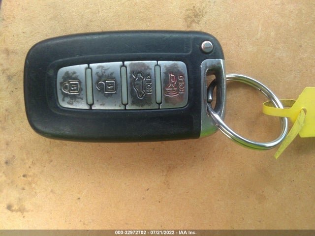 Hyundai SONATA HYBRID 2012 KMHEC4A45CA027825 Image 11