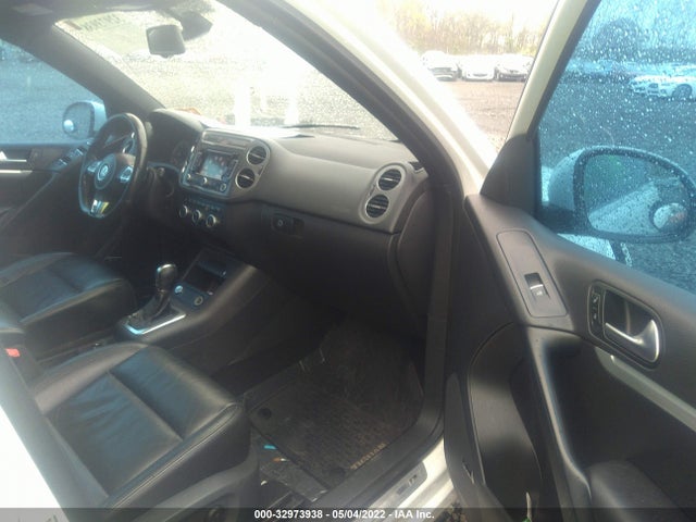WVGAV3AX8EW013369 Volkswagen Tiguan R-line