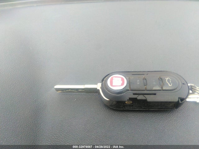 2015 Fiat 500, VIN: 3C3CFFBRXFT509247
