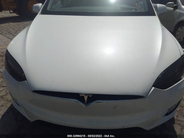 2016 Tesla Model X, VIN: 5YJXCDE40GF031348