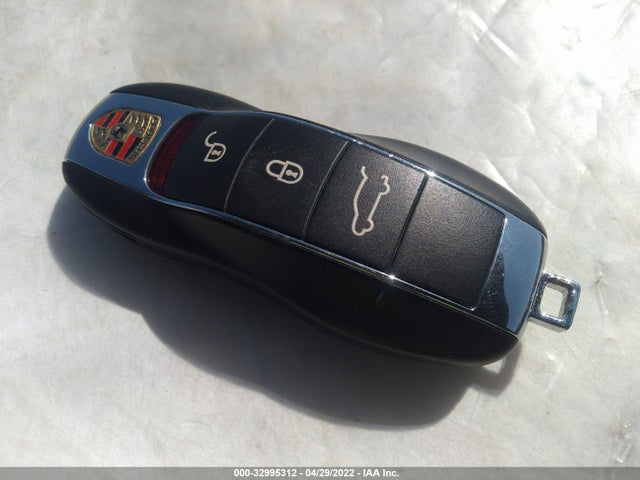 2017 Porsche Cayenne, VIN: WP1AA2A22HKA89601