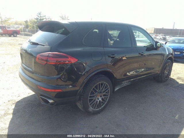 2017 Porsche Cayenne, VIN: WP1AA2A22HKA89601