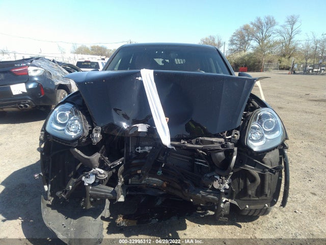 2017 Porsche Cayenne, VIN: WP1AA2A22HKA89601