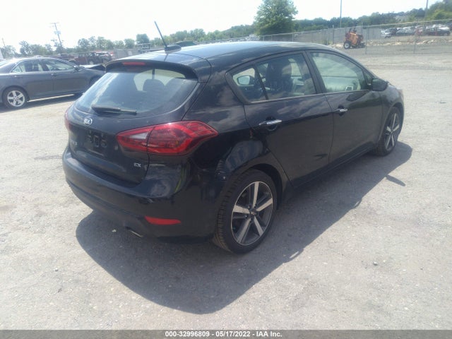 2017 Kia Forte, VIN: KNAFX5A82H5668711