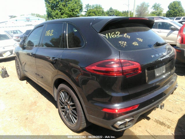 2015 Porsche Cayenne, VIN: WP1AC2A29FLA80606