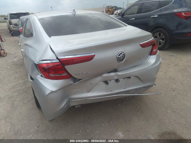 2018 Buick LaCrosse, VIN: 1G4ZP5SZ2JU128533