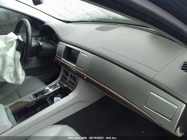 2013 JAGUAR XF SAJWA0ES1DPU05073 Photo 4