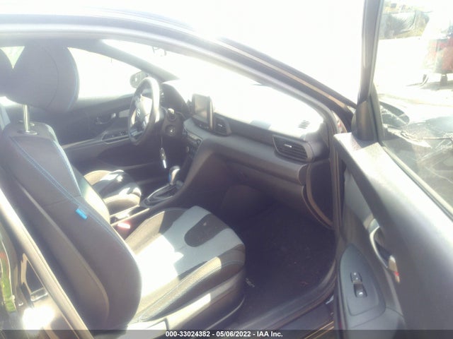 2020 Hyundai Veloster, VIN: KMHTG6AF4LU031808