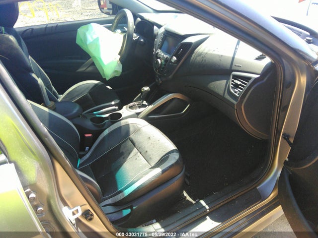 2015 Hyundai Veloster, VIN: KMHTC6AE4FU235791