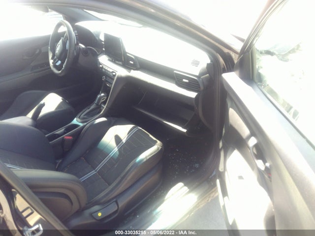 2022 Hyundai Veloster, VIN: KMHT36AH7NU012105