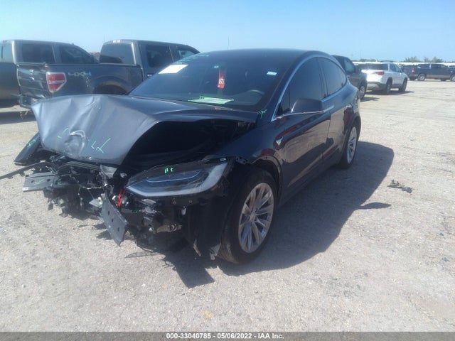 2017 Tesla Model X, VIN: 5YJXCBE24HF075373