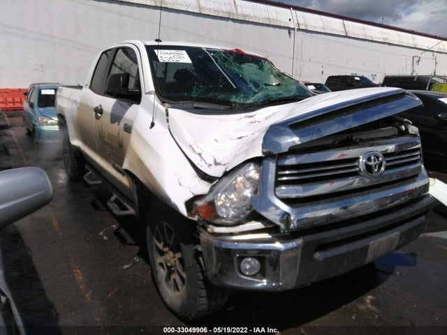2017 Toyota Tundra, VIN: 5TFUY5F11HX613867