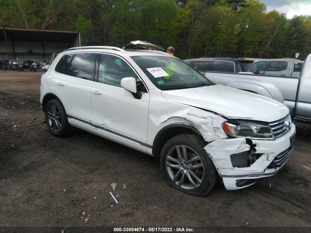 2016 Volkswagen Touareg, VIN: WVGEP9BP4GD001814