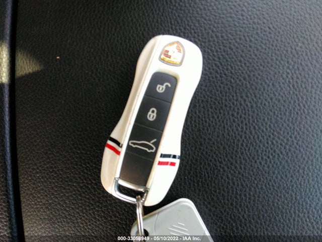 2018 Porsche Panamera, VIN: WP0AA2A73JL100599