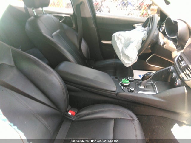 2018 Alfa Romeo Giulia, VIN: ZARFAEDN5J7579687