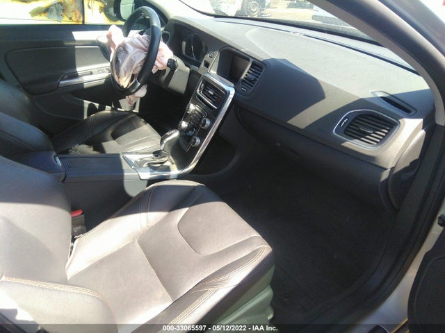 2016 Volvo V60, VIN: YV4612HK1G1015200