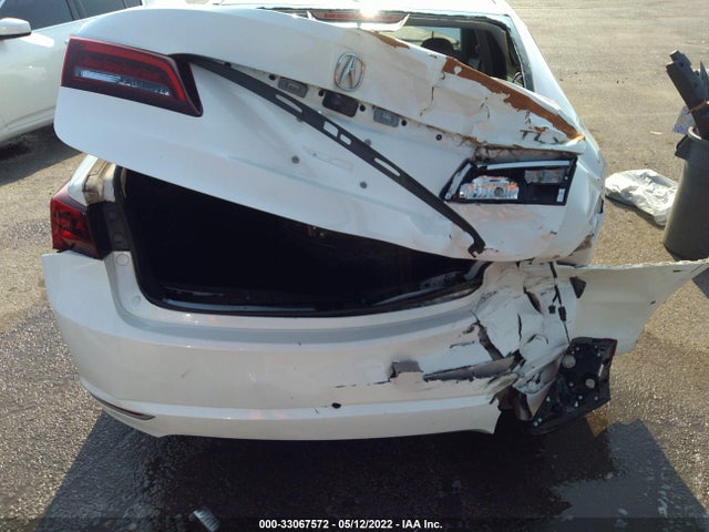 2017 Acura TLX, VIN: 19UUB1F35HA005995