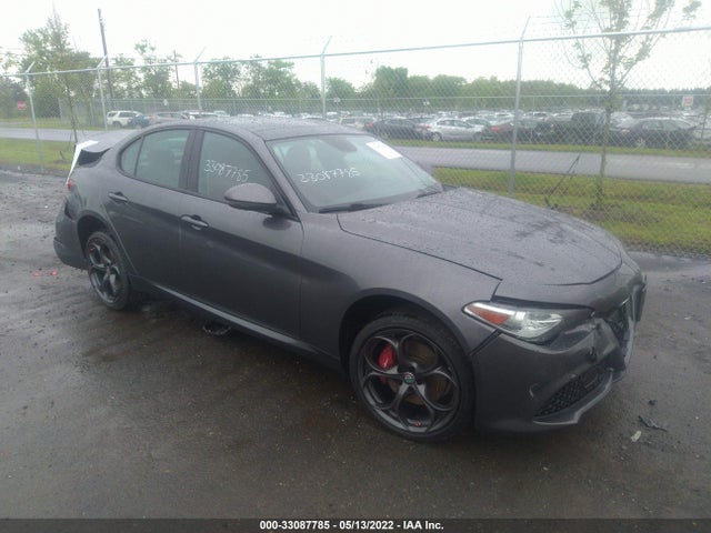 2017 Alfa Romeo Giulia, VIN: ZARFAEEN5H7556550