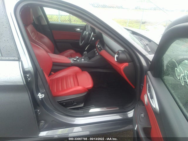 2017 Alfa Romeo Giulia, VIN: ZARFAEEN5H7556550