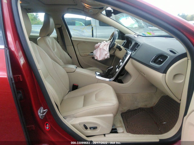 2015 Volvo V60, VIN: YV1612SK4F1227187