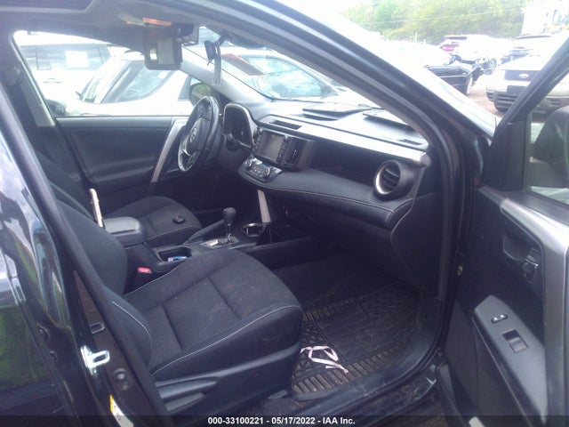 2016 Toyota RAV4, VIN: JTMRJREV6GD025047