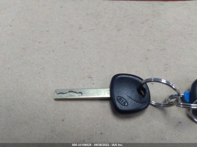 3KPA24AB1KE230937 KIA RIO LX