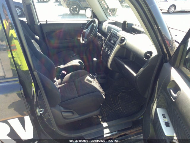 2004 SCION XB VIN: JTLKT324540167739