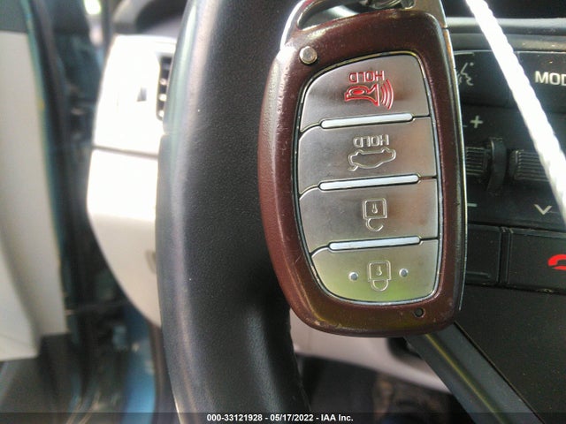 2016 Hyundai Sonata, VIN: KMHE34L17GA020111