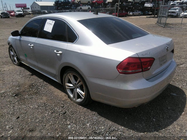 1VWBT7A31EC084298 Volkswagen Passat Se W/sunroof