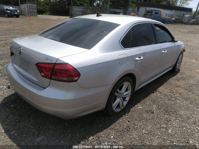 1VWBT7A31EC084298 Volkswagen Passat Se W/sunroof