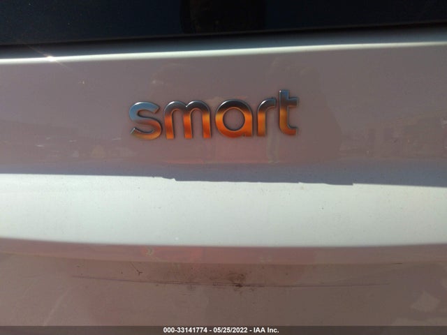 2015 Smart Fortwo, VIN: WMEEJ3BAXFK807246