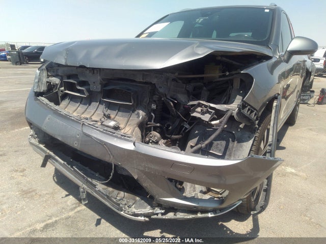 2017 Volkswagen Touareg, VIN: WVGRF7BP3HD002494