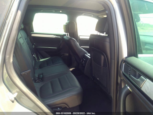2017 Volkswagen Touareg, VIN: WVGRF7BP3HD002494